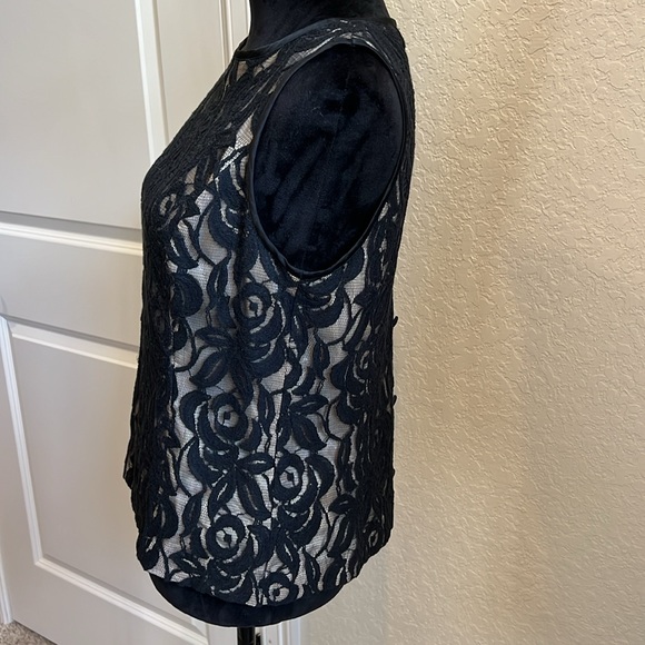 Banana Republic lace top - Picture 2 of 7